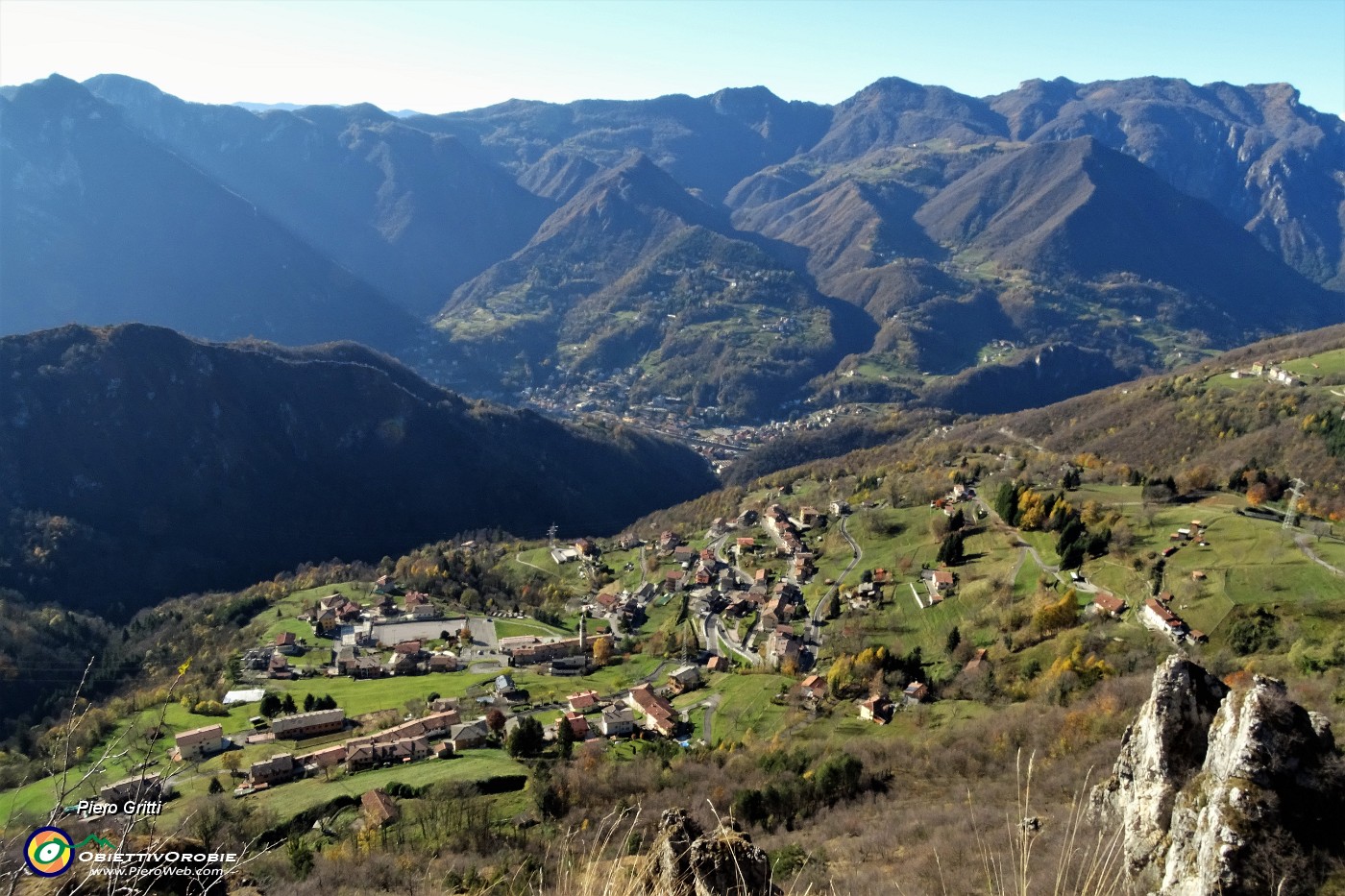 17 Vista su Santa Croce, San Pellegrino e i suoi monti.JPG